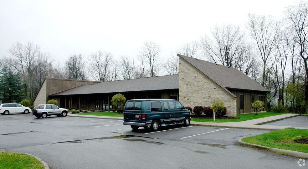 2641 Oakstone Dr, Columbus, OH à louer - Photo du bâtiment - Image 1 de 24