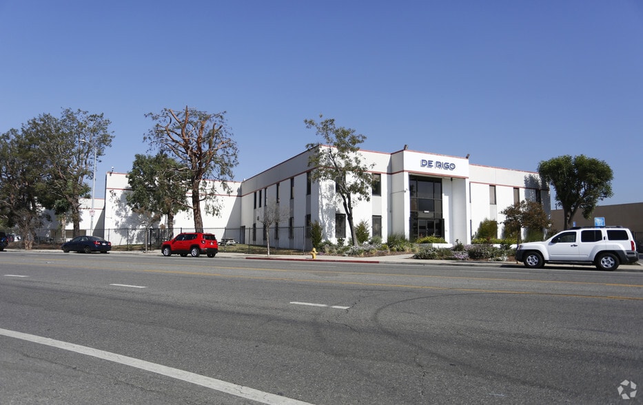 10941 La Tuna Cyn, Sun Valley, CA for lease - Building Photo - Image 2 of 25