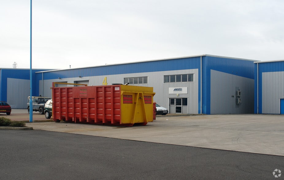 Spitfire Clos, Coventry for lease - Building Photo - Image 3 of 15