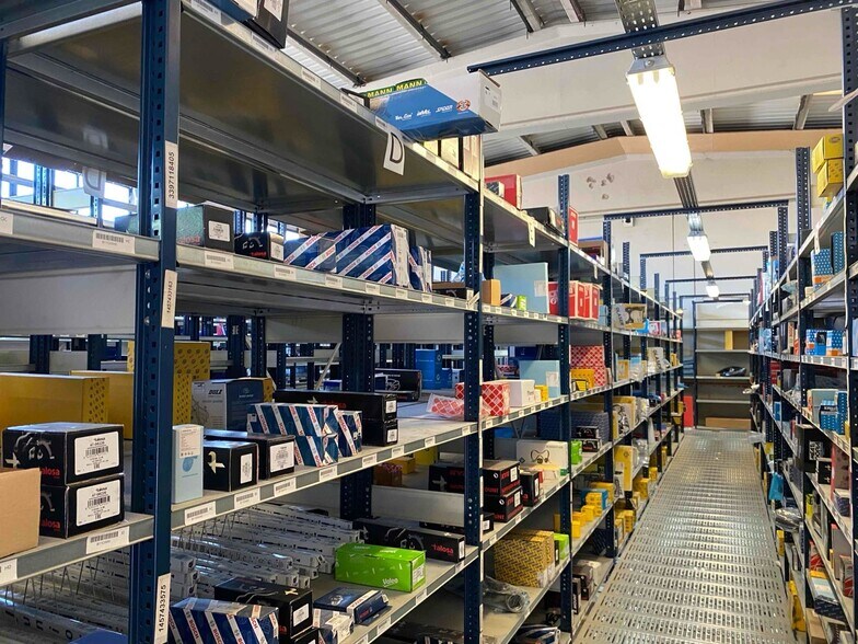 Industriel dans Torrejón de Ardoz, Madrid à louer - Photo du bâtiment - Image 2 de 8