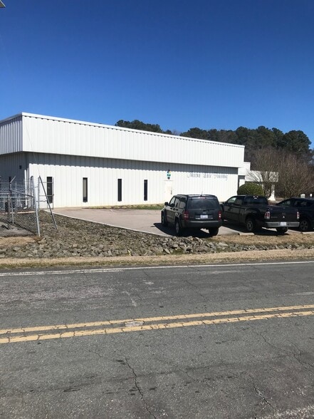 606 Pine Tree Rd, Oxford, NC for lease - Building Photo - Image 1 of 17