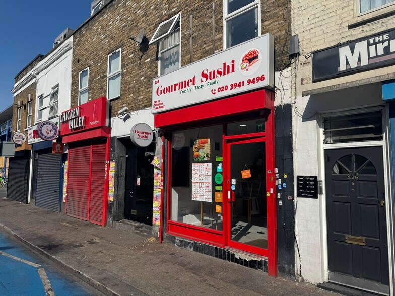 238 York Rd, Londres à louer - Photo du bâtiment - Image 2 de 9