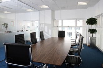 Saint Anne's Sq W, Belfast for lease Interior Photo- Image 2 of 3