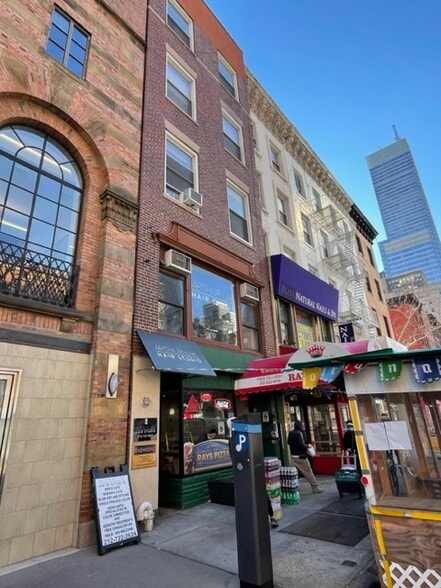 811 Lexington Ave, New York, NY for lease - Building Photo - Image 2 of 2