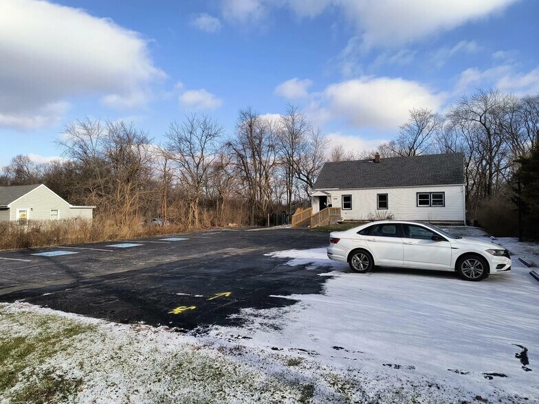 7725 Taft St, Merrillville, IN à louer - Photo du bâtiment - Image 3 de 6