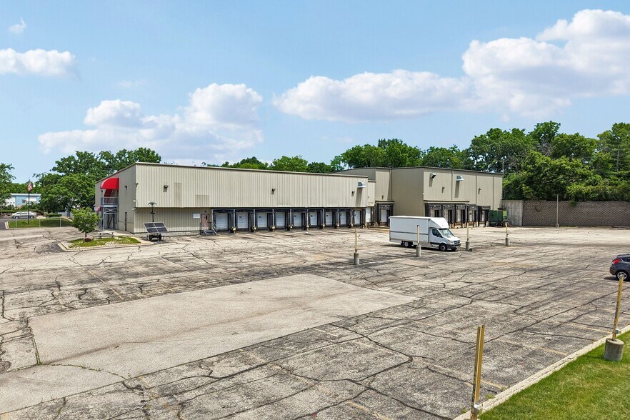 4484 Robertson Rd, Madison, WI à louer - Photo du bâtiment - Image 2 de 7