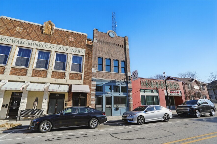 164 E Jefferson St, Franklin, IN à vendre - Photo du bâtiment - Image 3 de 39