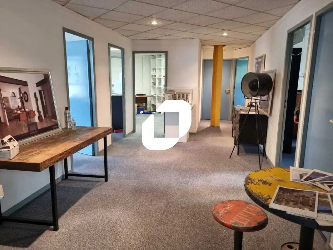 Office in Mérignac for lease Interior Photo- Image 1 of 23