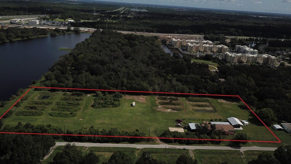 6811 Mary Lou Dr, Riverview, FL à vendre - Photo du bâtiment - Image 3 de 9