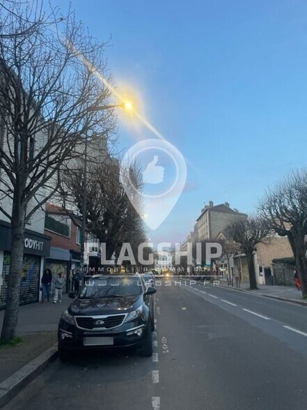 Commerce de détail dans Montreuil à louer - Photo du bâtiment - Image 2 de 2