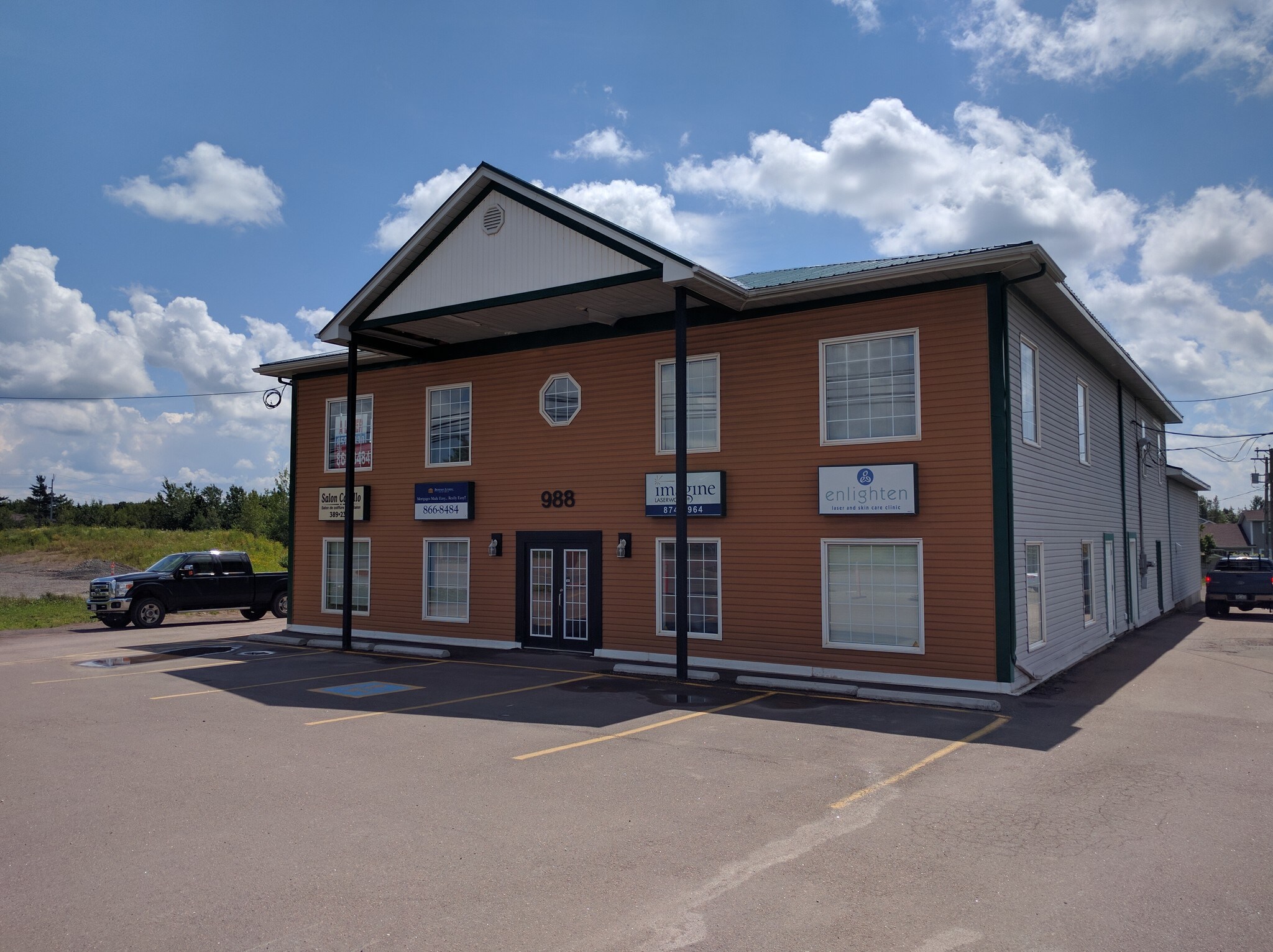 988 Champlain St, Dieppe, NB à vendre Photo principale- Image 1 de 1