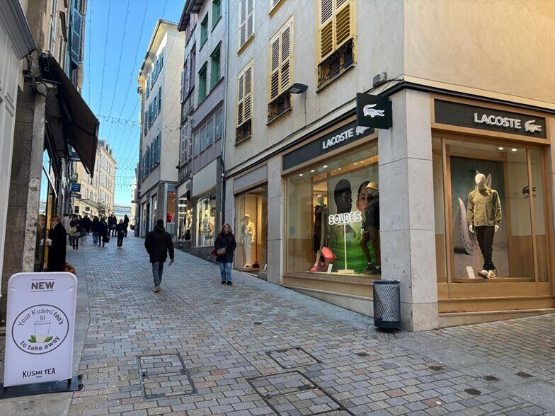 Commerce de détail dans Limoges à louer - Photo du bâtiment - Image 2 de 2