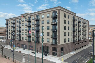 Plus de détails pour 140 E Monument Ave, Dayton, OH - Commerce de détail à louer