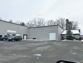 5 Fairchild Sq, Clifton Park, NY for lease Building Photo- Image 2 of 3