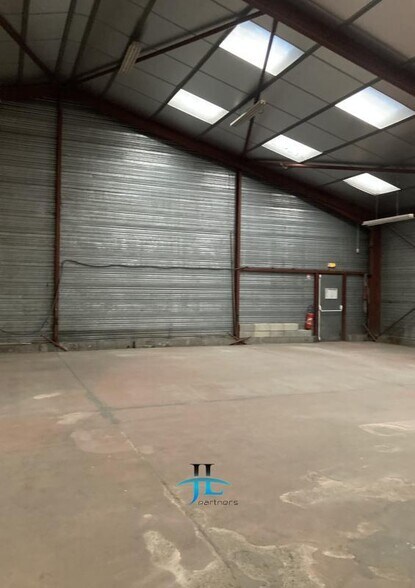 Industrial in Gradignan for lease - Building Photo - Image 2 of 7