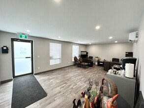 405-437 Sioux Rd, Sherwood Park, AB for lease Interior Photo- Image 1 of 4