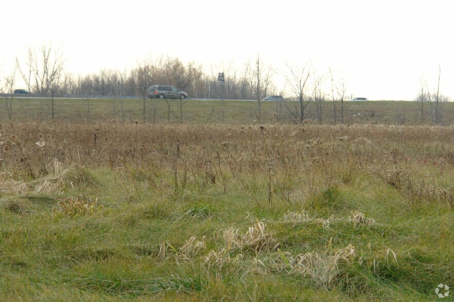 852 Cabill Dr, Holland, MI à vendre - Photo du bâtiment - Image 3 de 6