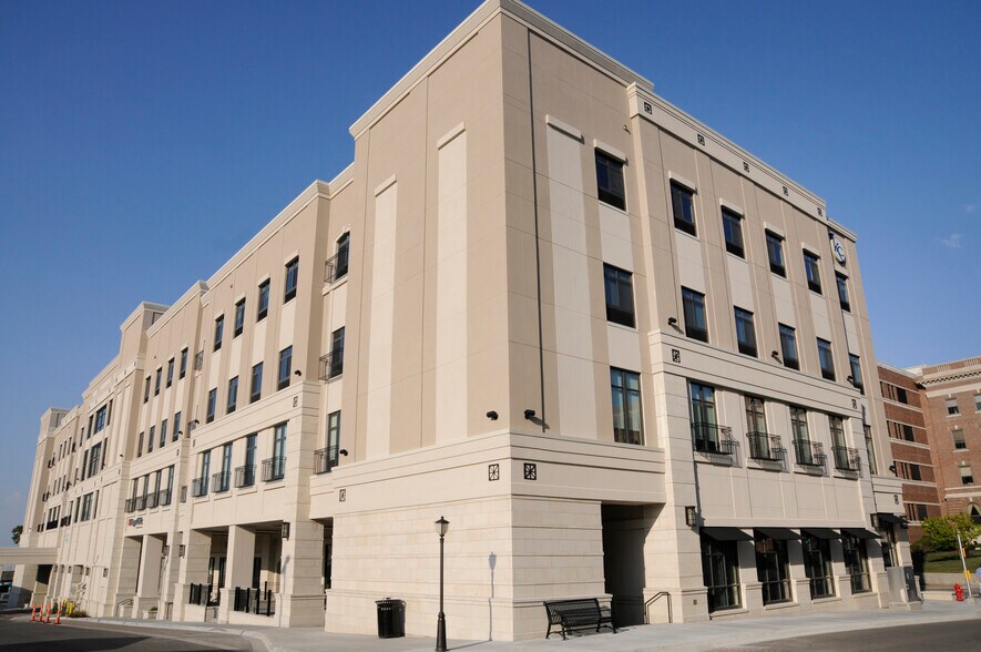 3900-3928 Rainbow Blvd, Kansas City, KS à louer - Photo du bâtiment - Image 2 de 7