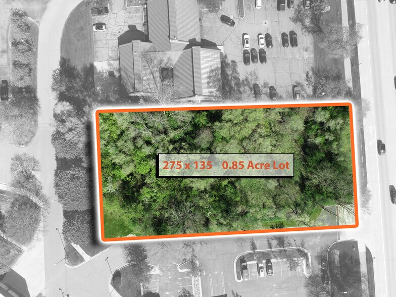 41628 Six Mile Rd, Northville, MI à vendre - Photo du bâtiment - Image 2 de 17