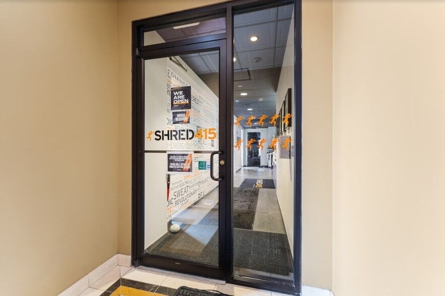 230 E Ogden Ave, Hinsdale, IL for lease - Building Photo - Image 2 of 53