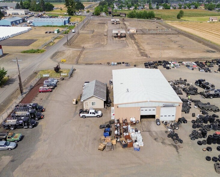 3783 Conser Rd NE portefeuille de 3 propriétés à vendre sur LoopNet.ca - Photo du bâtiment - Image 3 de 4