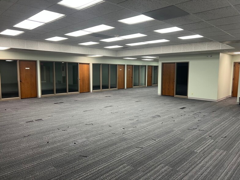 1225-1301 E 18th St, Kansas City, MO à louer - Photo du bâtiment - Image 2 de 9