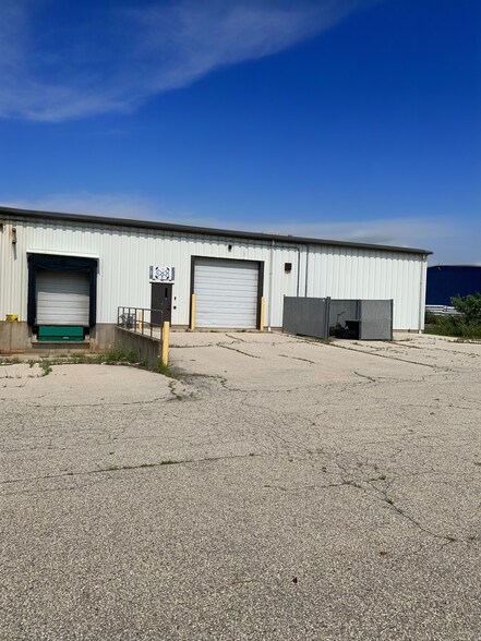 3001 Ramada Way, Green Bay, WI à louer - Photo du bâtiment - Image 2 de 3