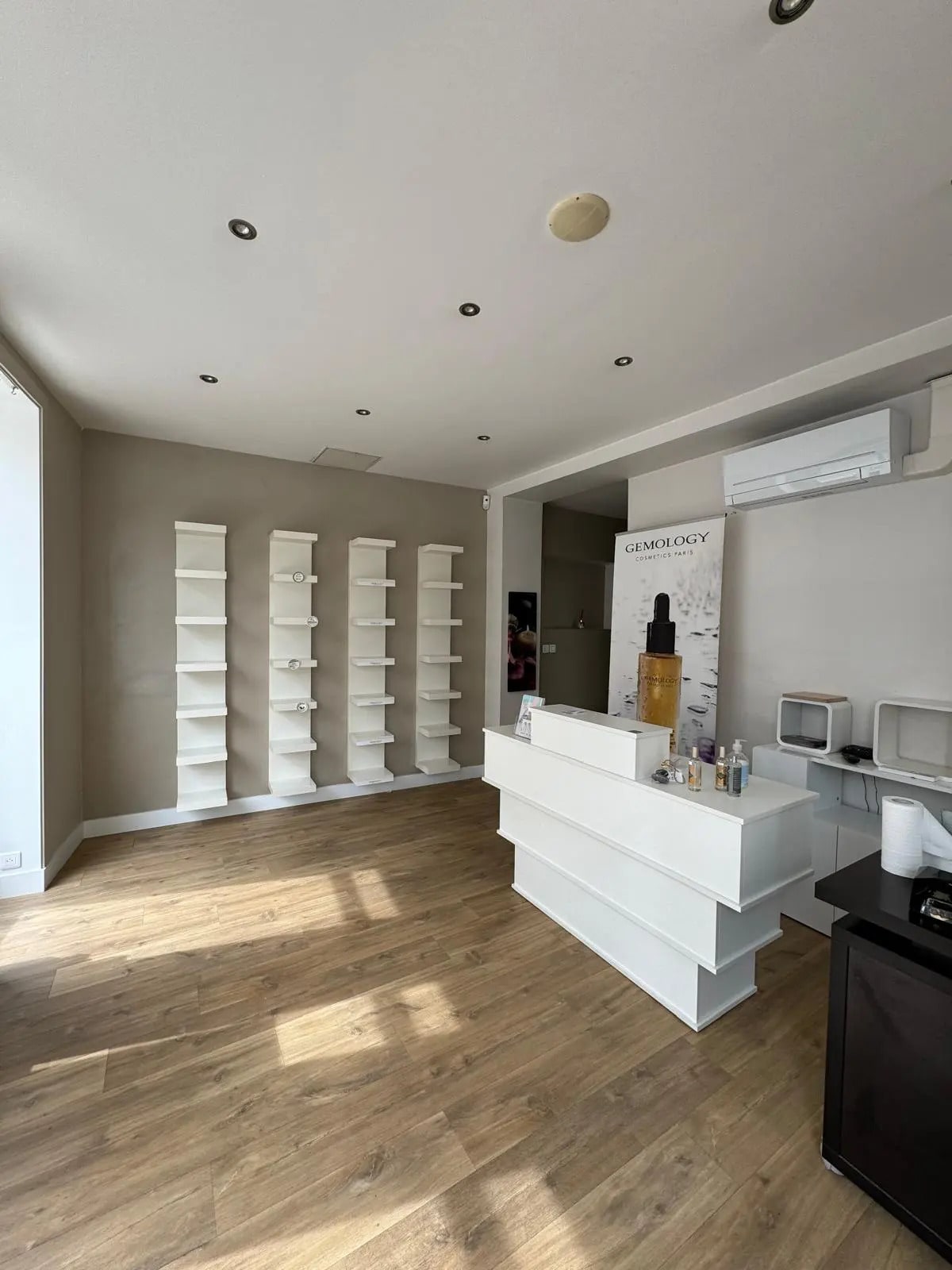 Commerce de détail dans Boissy-Saint-Léger à louer Photo intérieure- Image 1 de 6