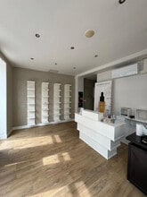 Commerce de détail dans Boissy-Saint-Léger à louer Photo intérieure- Image 1 de 6