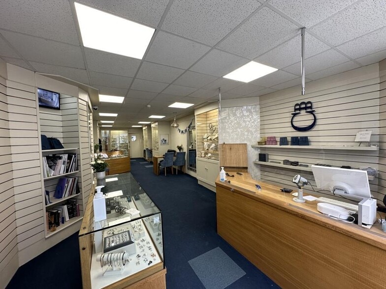 14 High St, Barnstaple à louer - Photo intérieure - Image 2 de 3