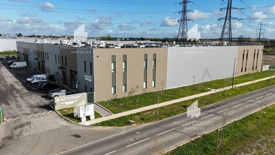 Flex dans Persan à louer - Photo du bâtiment - Image 2 de 8