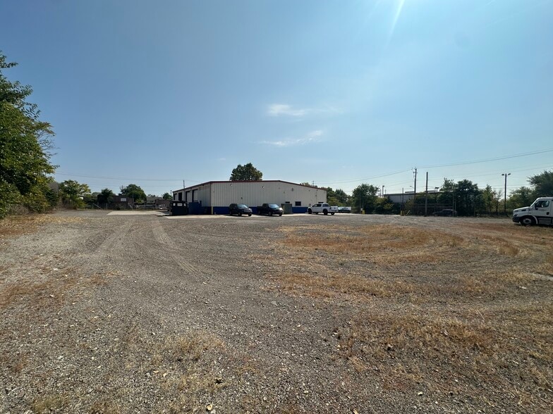 5301 Crayton Ave, Cleveland, OH for lease - Building Photo - Image 3 of 25