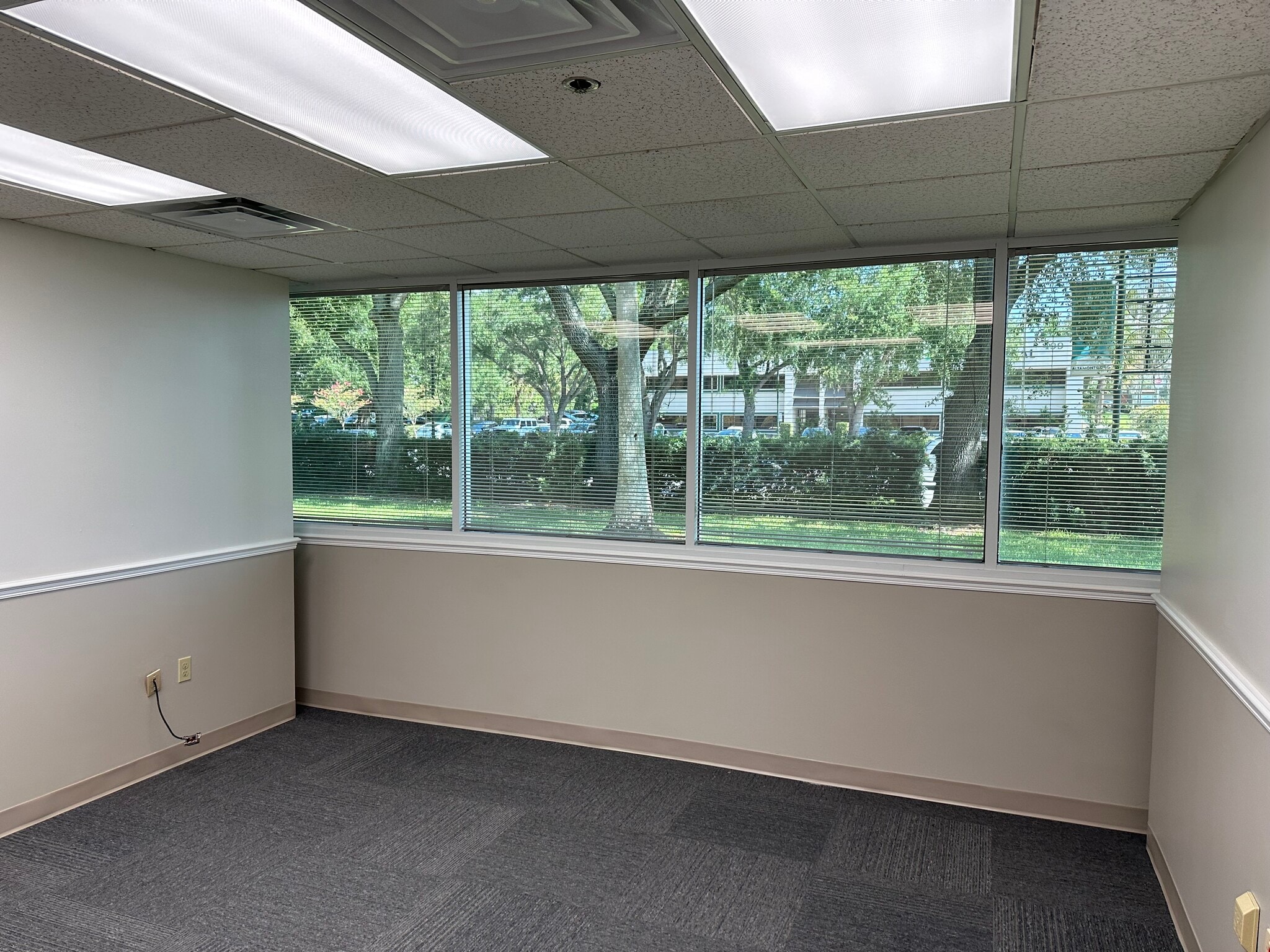 498 Palm Springs Dr, Altamonte Springs, FL for lease Interior Photo- Image 1 of 2
