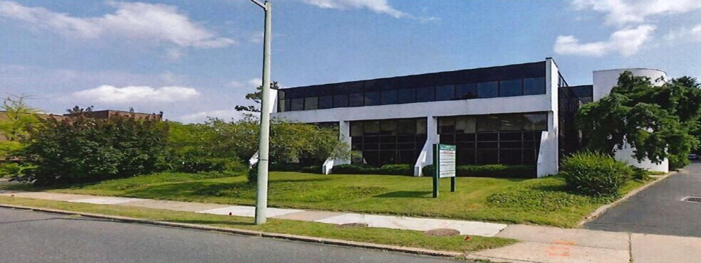 1077 Rydal Rd, Rydal, PA à louer - Photo du bâtiment - Image 2 de 5