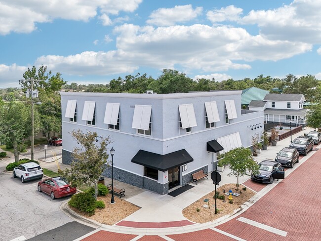 More details for 801 W Montrose St, Clermont, FL - Retail for Sale