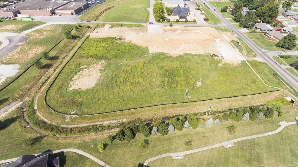 6300 Greenwood Rd, Louisville, KY for lease - Building Photo - Image 2 of 14