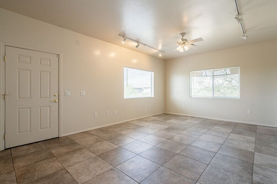 638-642 E Lester, Tucson, AZ à vendre - Photo du bâtiment - Image 3 de 11