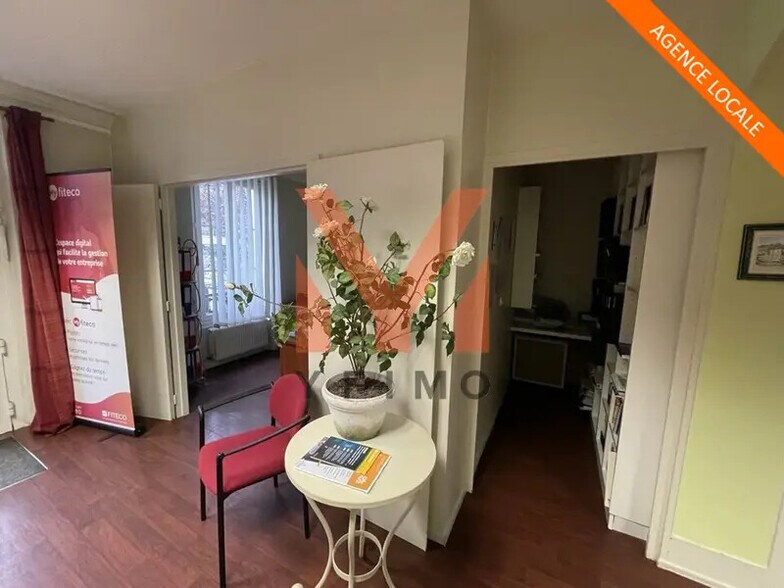 Office in Les Mureaux for sale - Interior Photo - Image 2 of 7