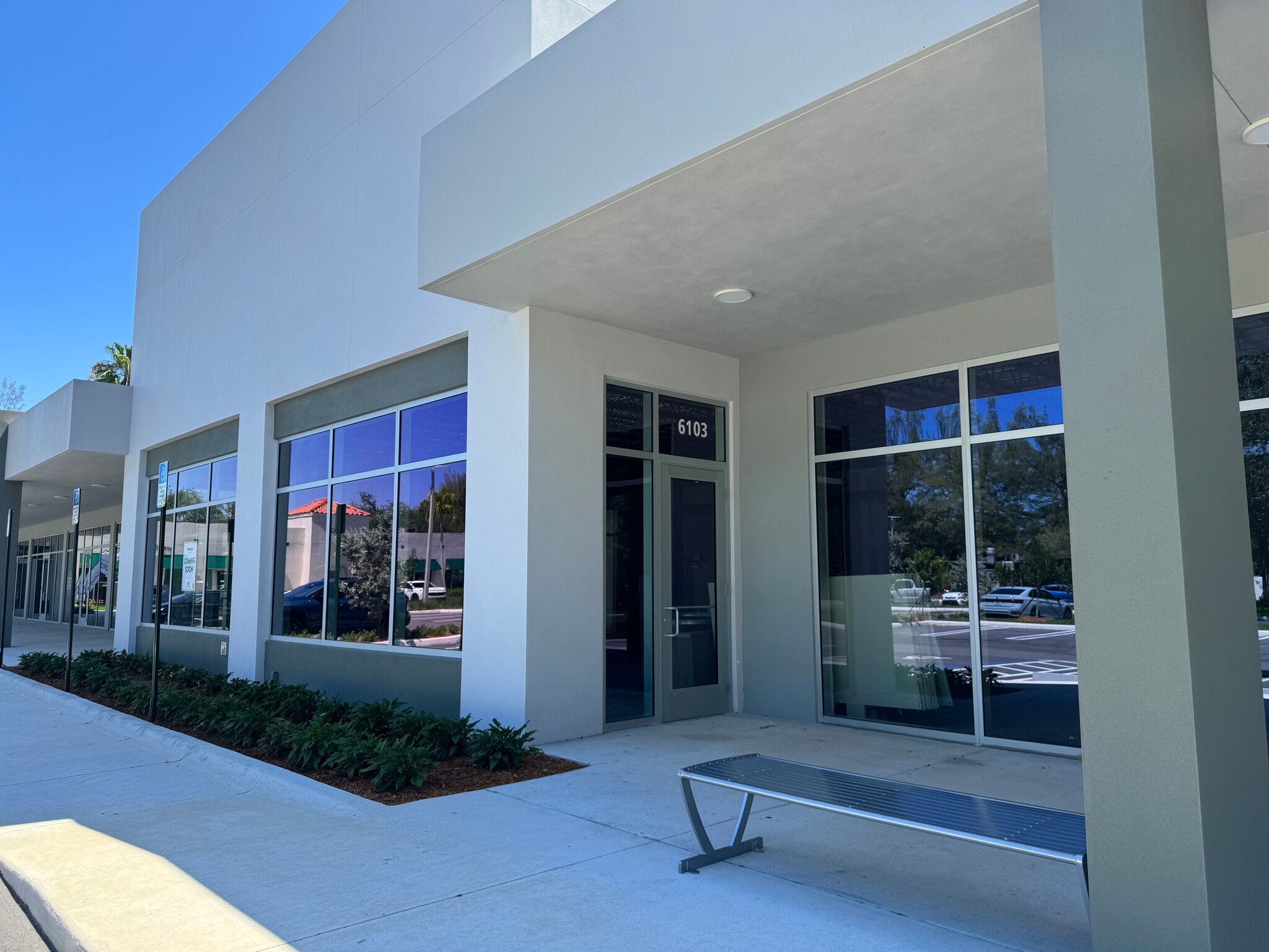 6101-6117 Miami Lakes Dr, Miami Lakes, FL for lease Interior Photo- Image 1 of 1