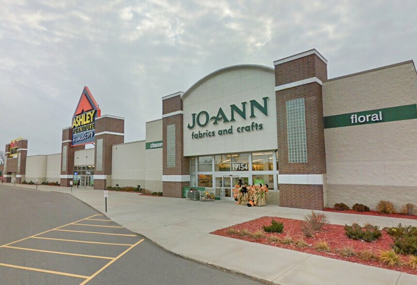 19116-19186 Freeport St NW, Elk River, MN for lease - Building Photo - Image 1 of 4