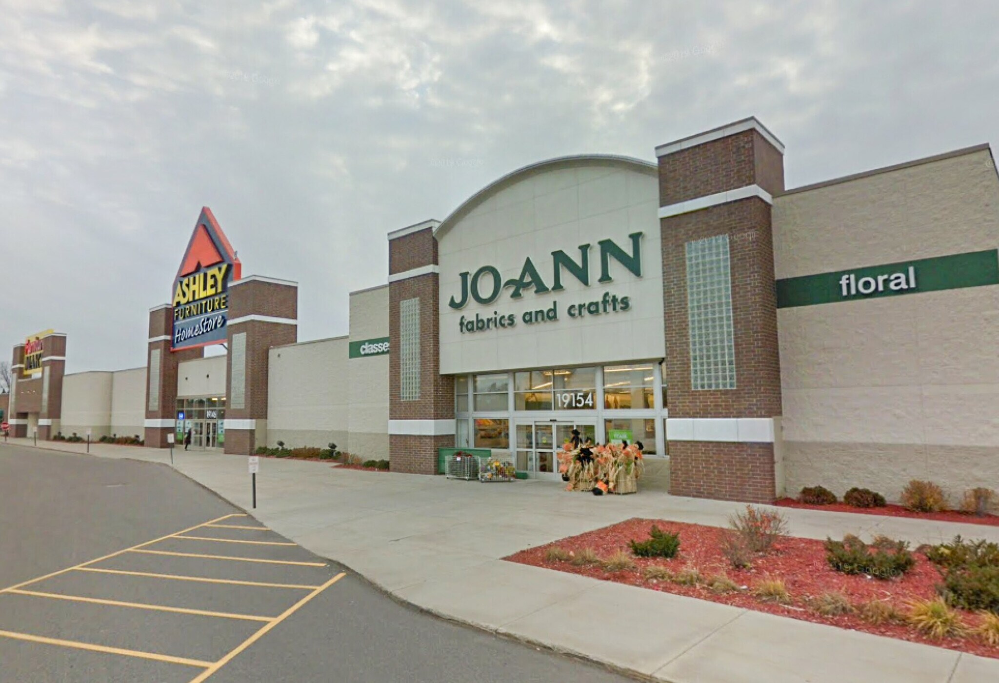 19116-19186 Freeport St NW, Elk River, MN for lease Building Photo- Image 1 of 5