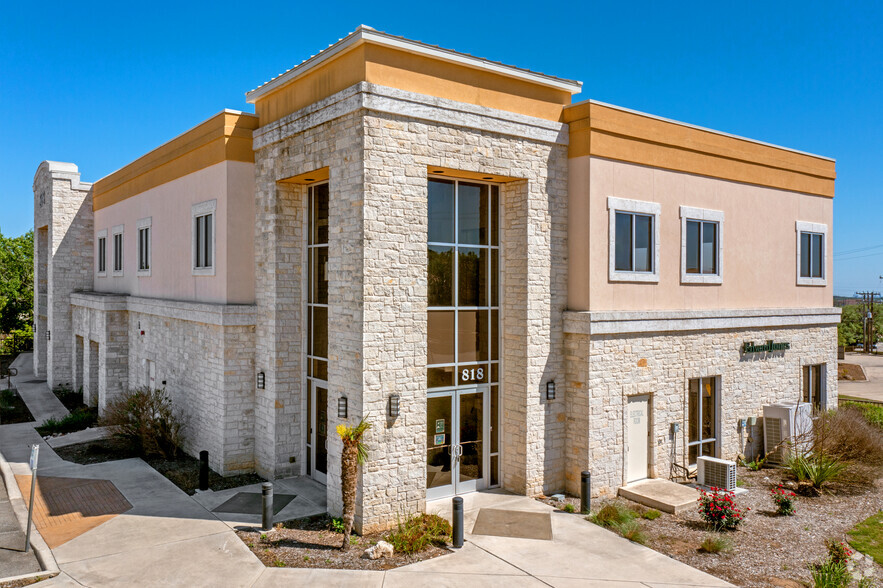 818 Knights Cross Dr, San Antonio, TX for lease - Building Photo - Image 1 of 19