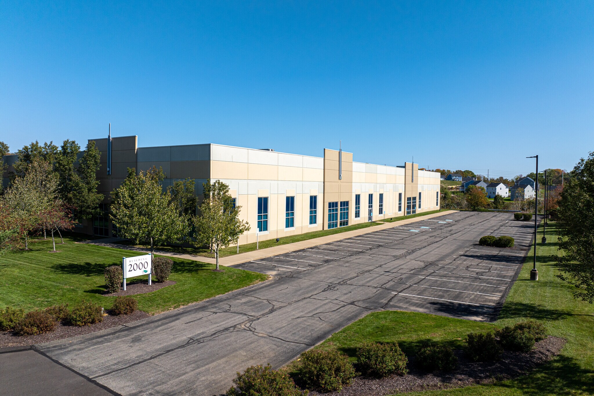 2000 McClaren Woods Dr, Coraopolis, PA for lease Building Photo- Image 1 of 9