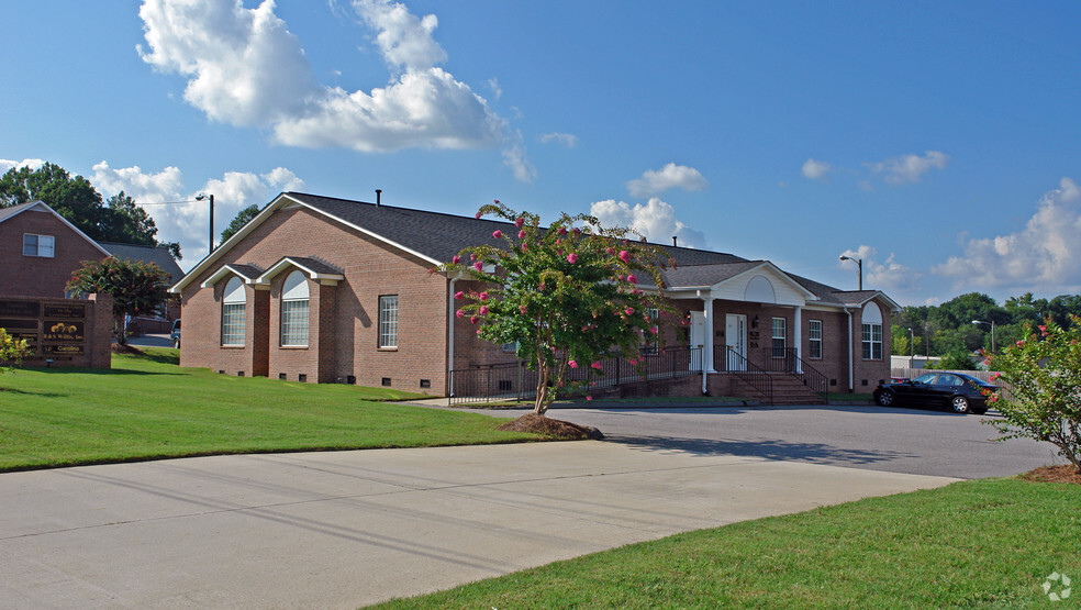 440-442 E Long Ave, Gastonia, NC à vendre - Photo principale - Image 1 de 2