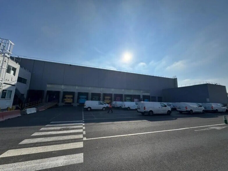 Bureau dans Bonneuil-sur-Marne à louer - Photo du bâtiment - Image 3 de 15