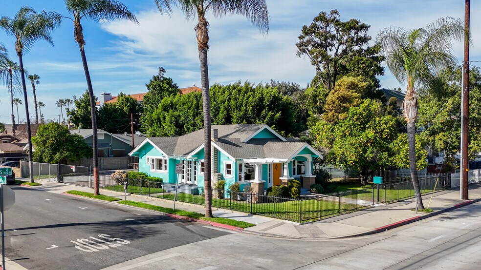 1204 N Ross St, Santa Ana, CA à louer - Photo du bâtiment - Image 3 de 30