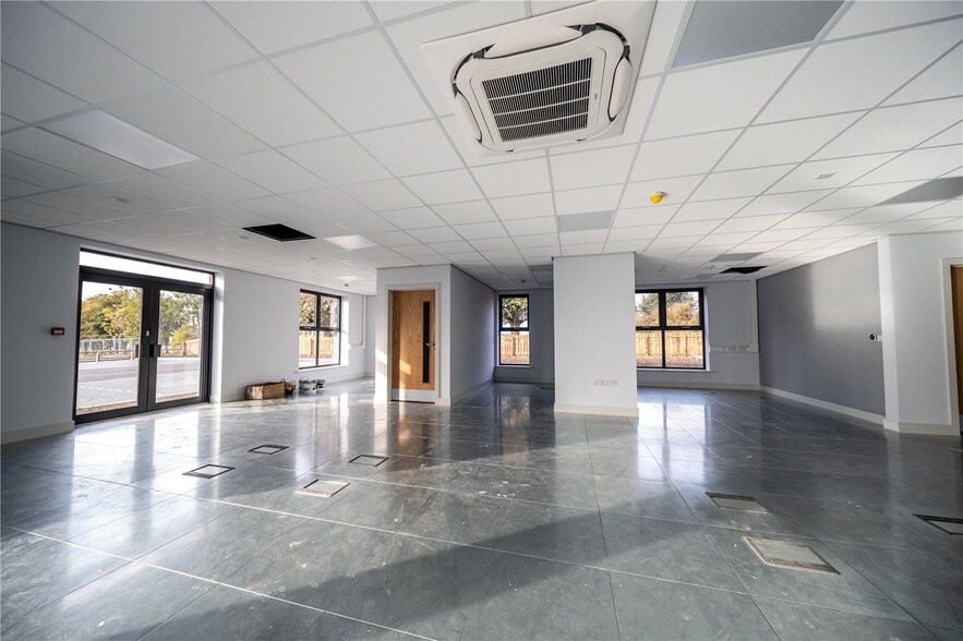 Meadowfield Av, Spennymoor for lease - Interior Photo - Image 2 of 4