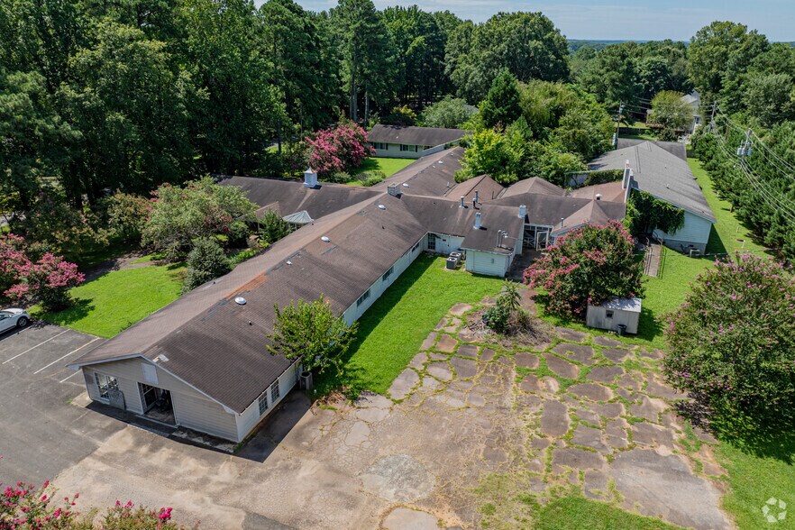 306 S Allen Rd, Wake Forest, NC à vendre - Photo du bâtiment - Image 1 de 49