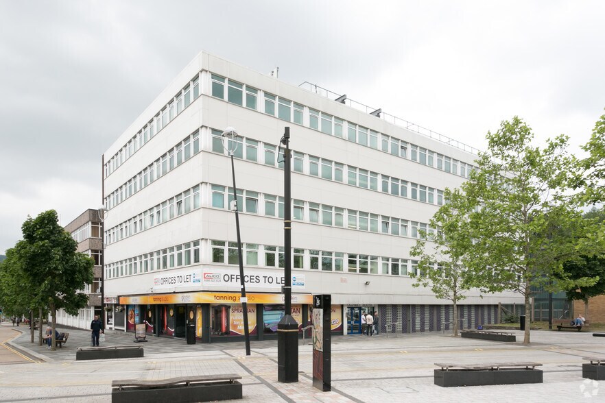 1-4 Castle St, Merthyr Tydfil à louer - Photo du bâtiment - Image 3 de 8