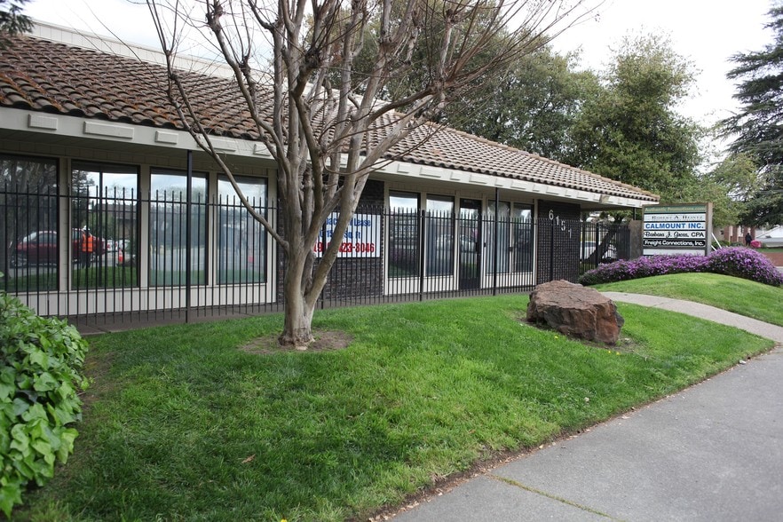 6151 Fair Oaks Blvd, Carmichael, CA for lease - Building Photo - Image 3 of 14